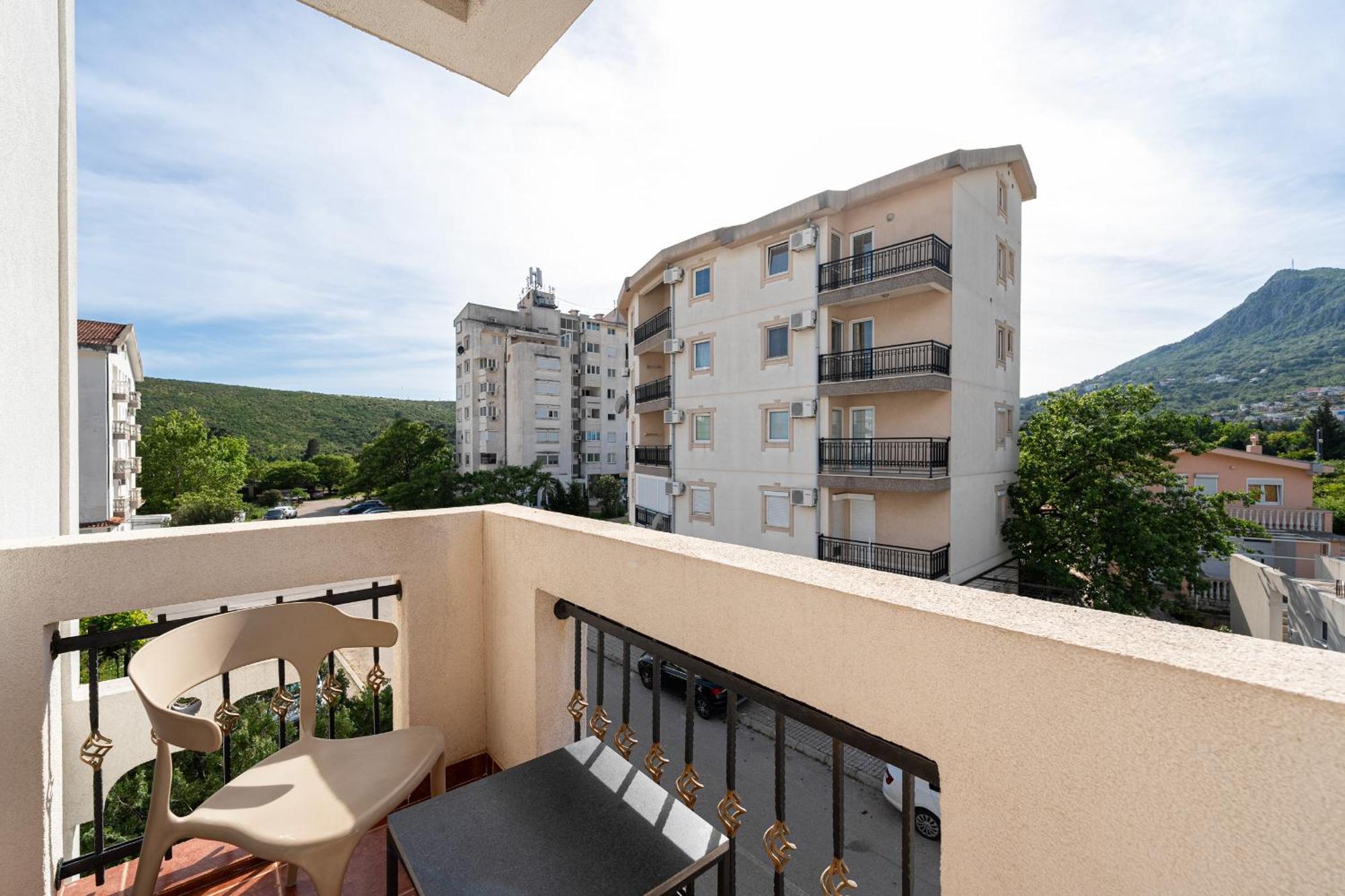 Delfin Apartments Sutomore Habitación foto