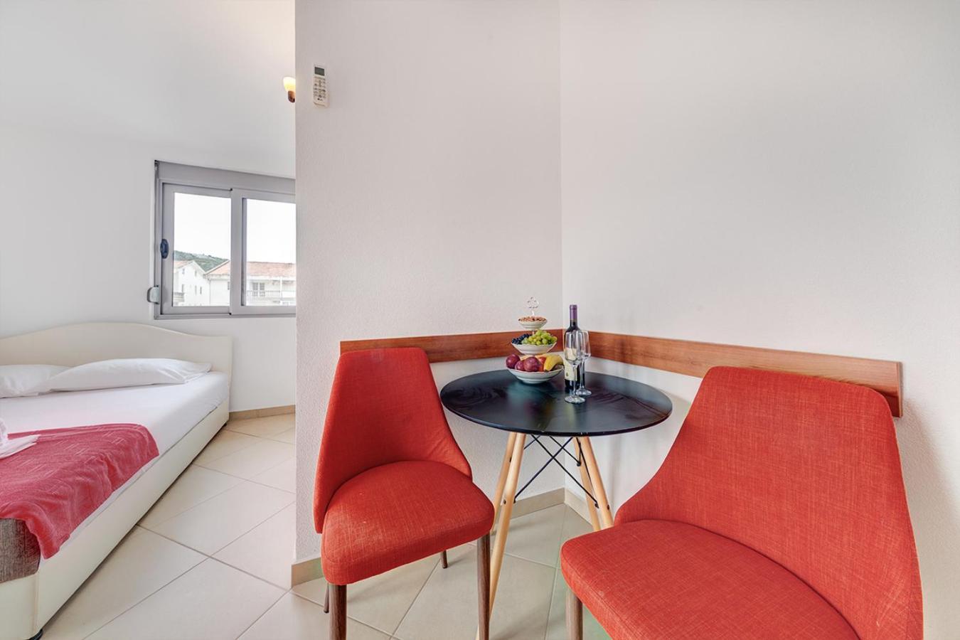 Delfin Apartments Sutomore Habitación foto
