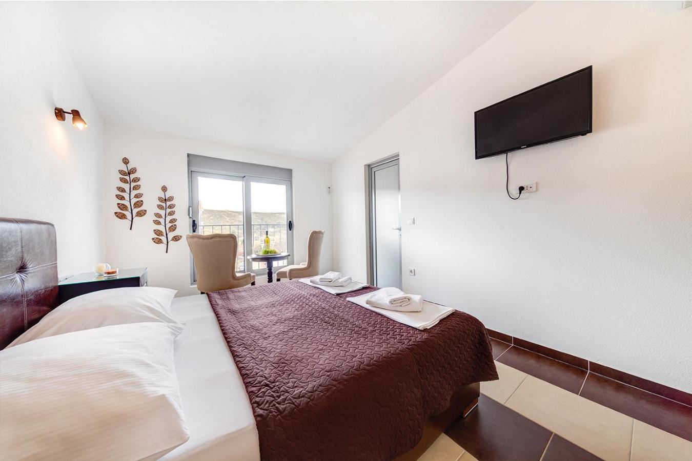 Delfin Apartments Sutomore Habitación foto