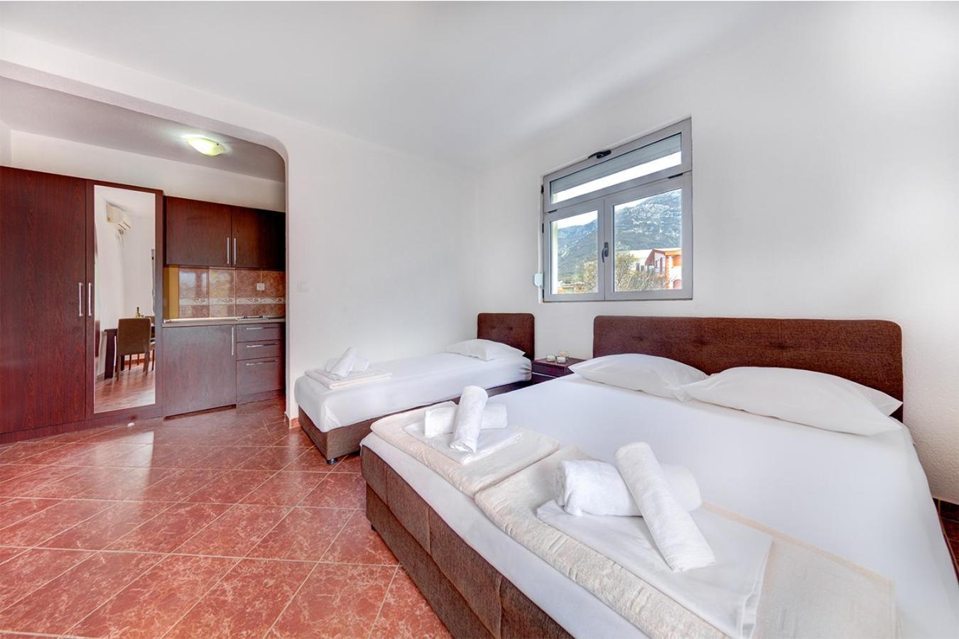 Delfin Apartments Sutomore Habitación foto