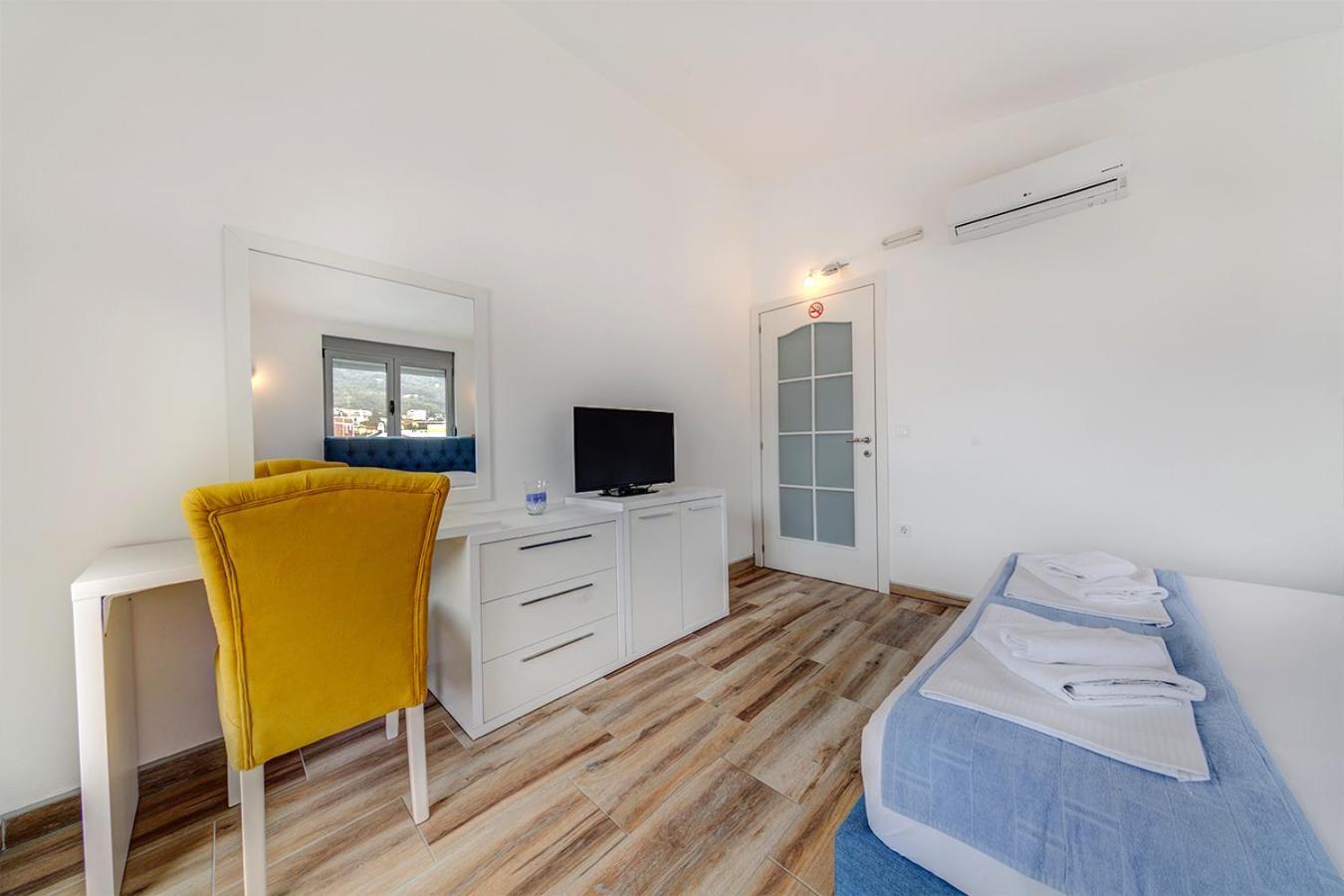 Delfin Apartments Sutomore Habitación foto